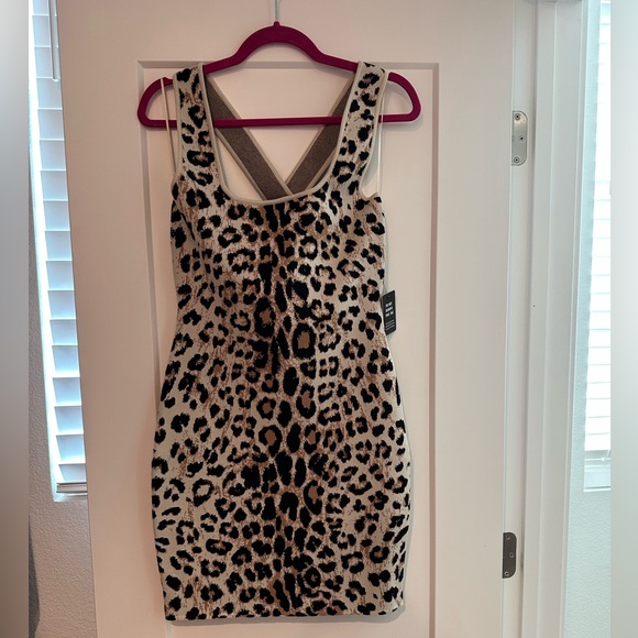 Express LIMITED EDITION BODY CONTOUR LEOPARD PRINT MINI SWEATER DRES - Picture 3 of 5